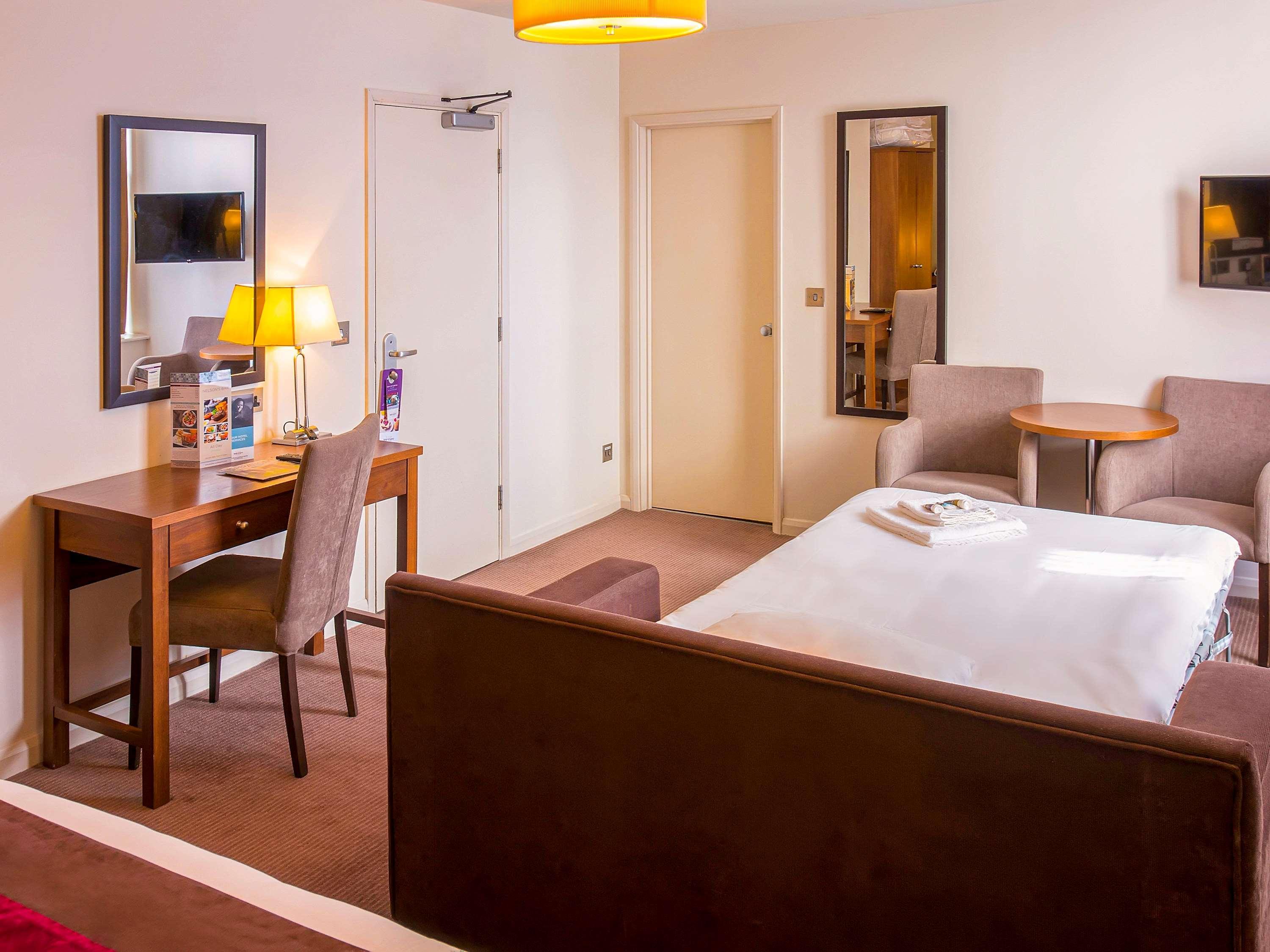 Mercure Southampton Centre Dolphin Hotel Bagian luar foto